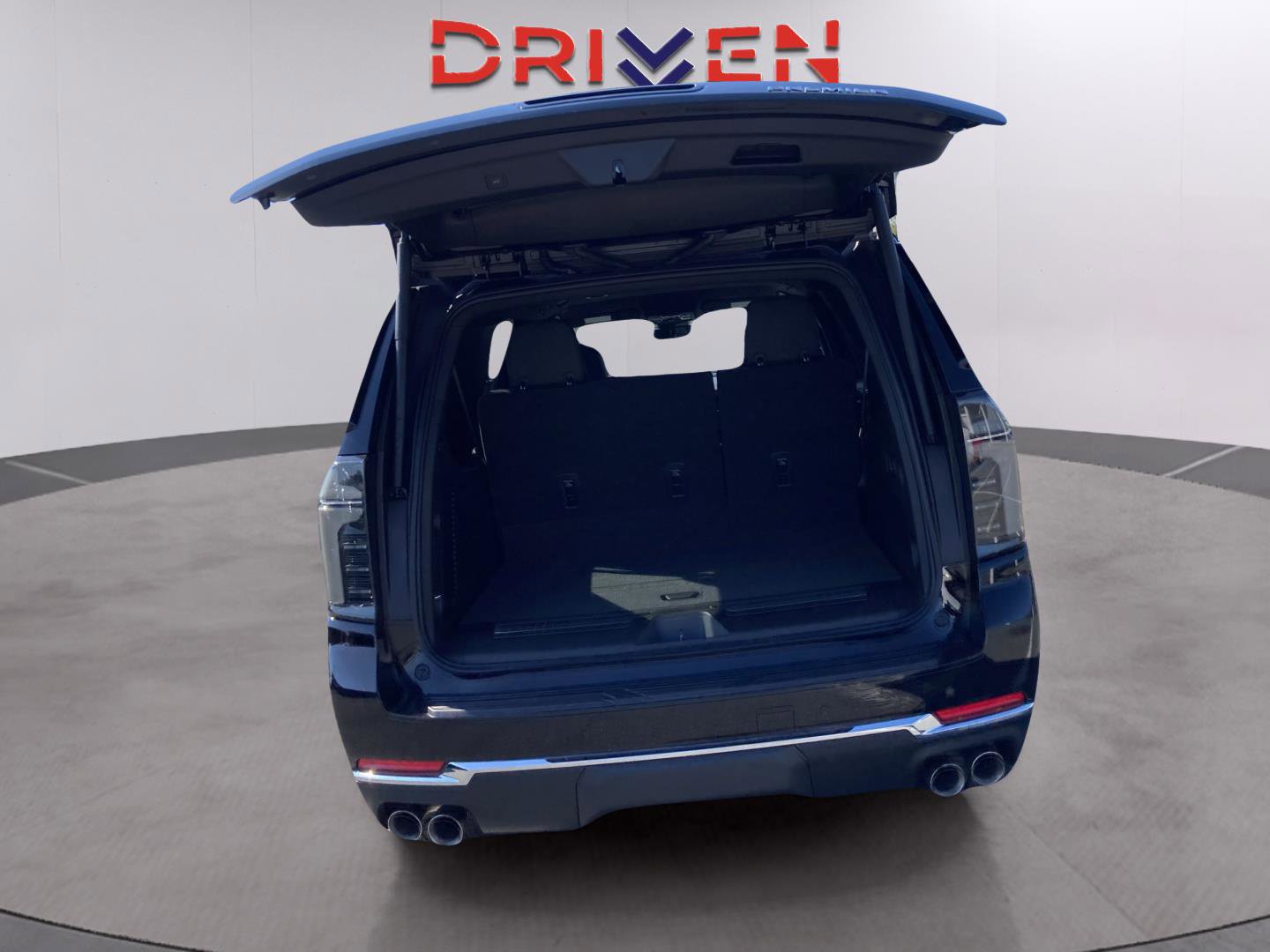 New 2026 Chevrolet Suburban Premier image 37