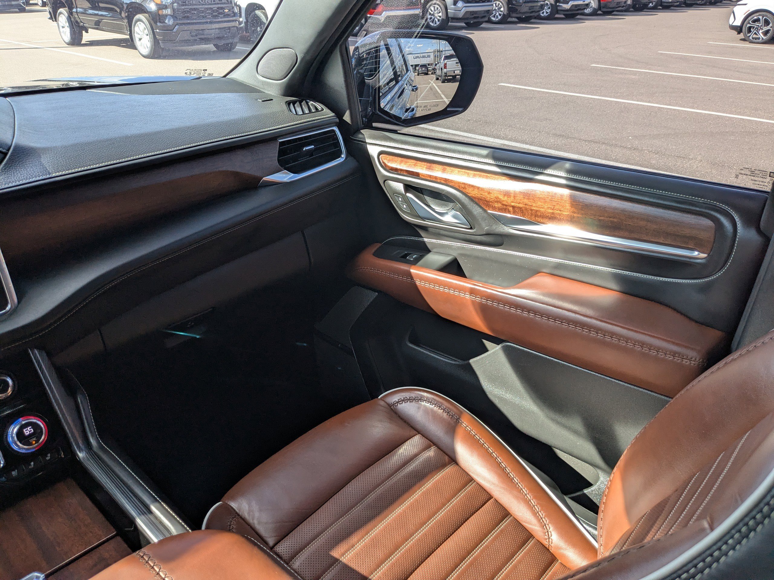 Used 2023 GMC Yukon XL Denali Ultimate image 19