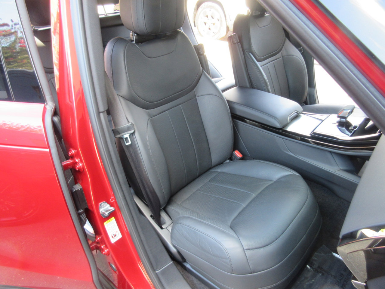 Used 2024 Land Rover Range Rover Sport SE image 23