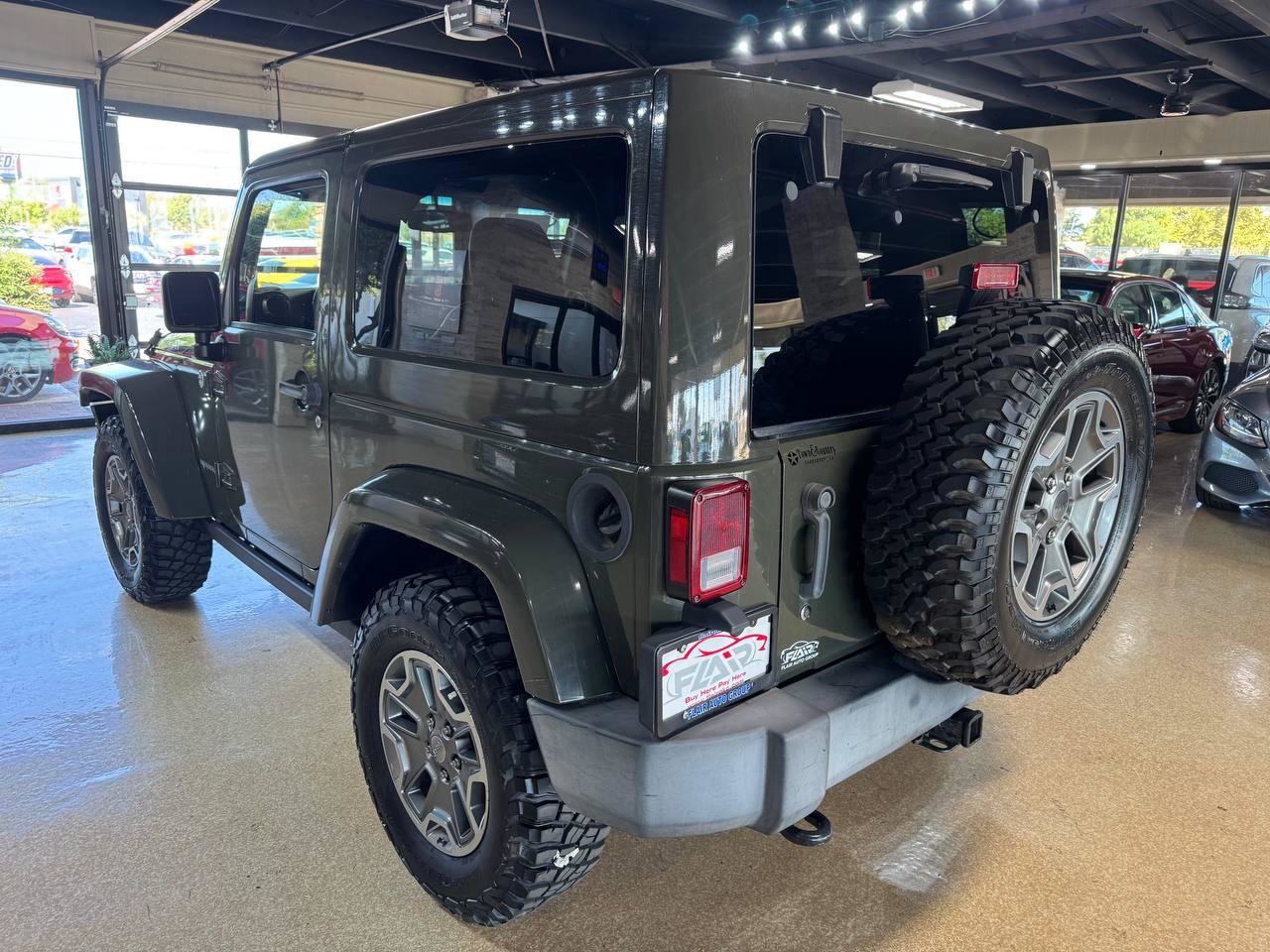 Used 2015 Jeep Wrangler Rubicon w/ Power Convenience Group AWD/4WD image 5