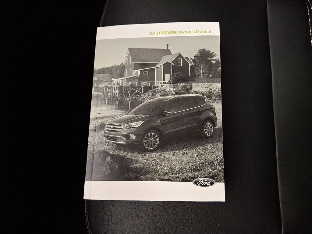 Used 2018 Ford Escape SEL AWD/4WD image 25