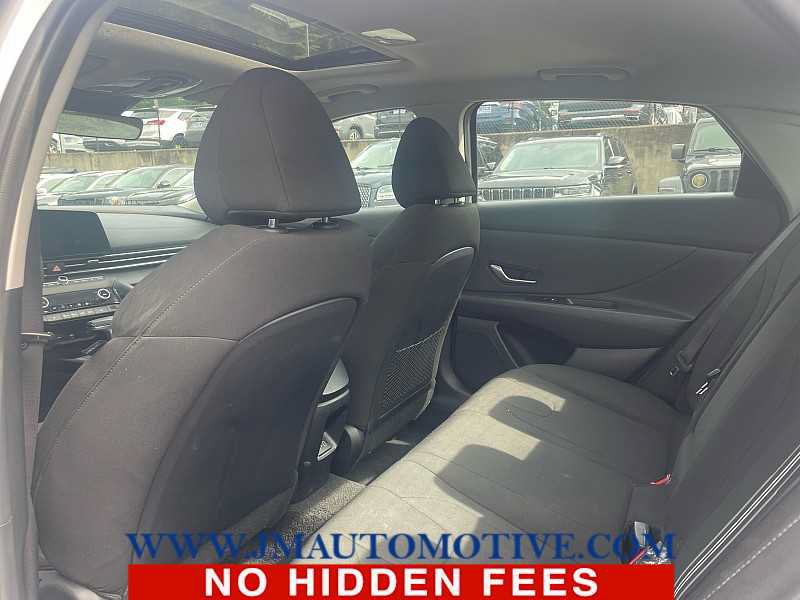 Used 2025 Hyundai Elantra SEL FWD image 3