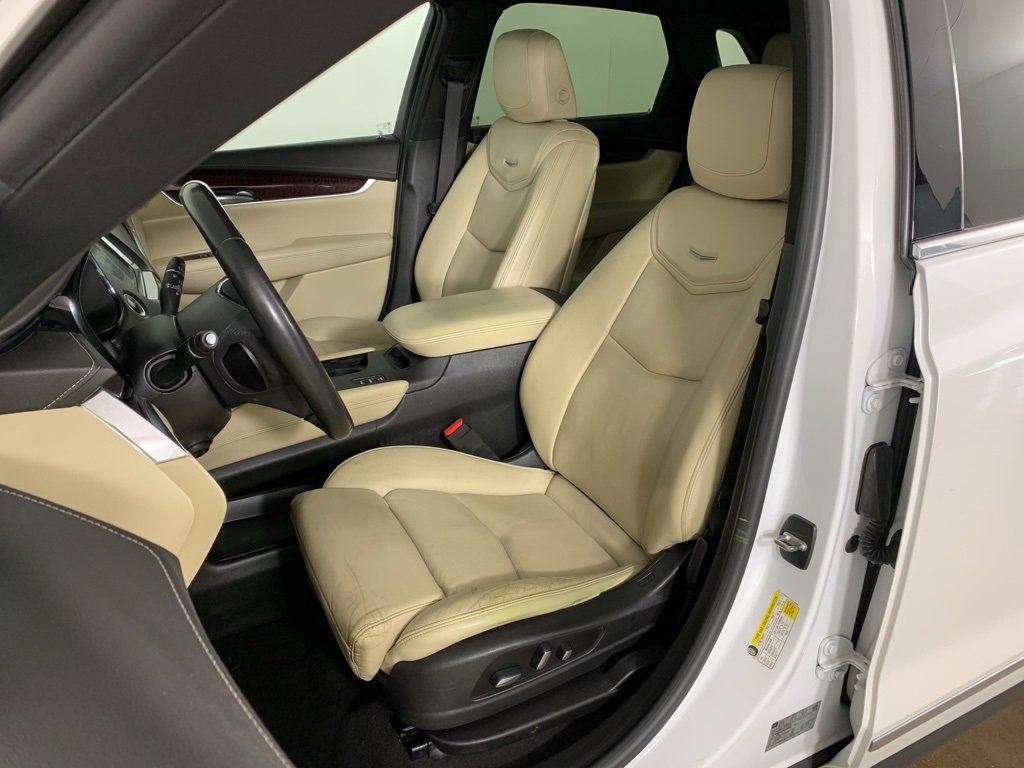Used 2017 Cadillac XT5 Luxury w/ Advanced Security Package image 26