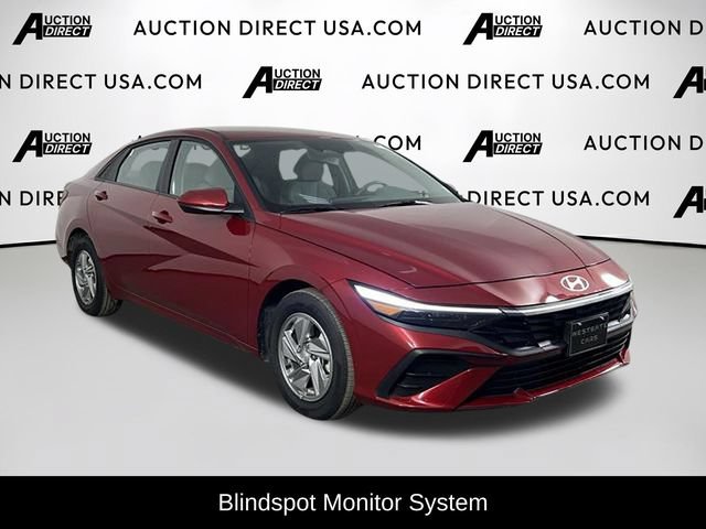 Used 2025 Hyundai Elantra SE FWD image 2
