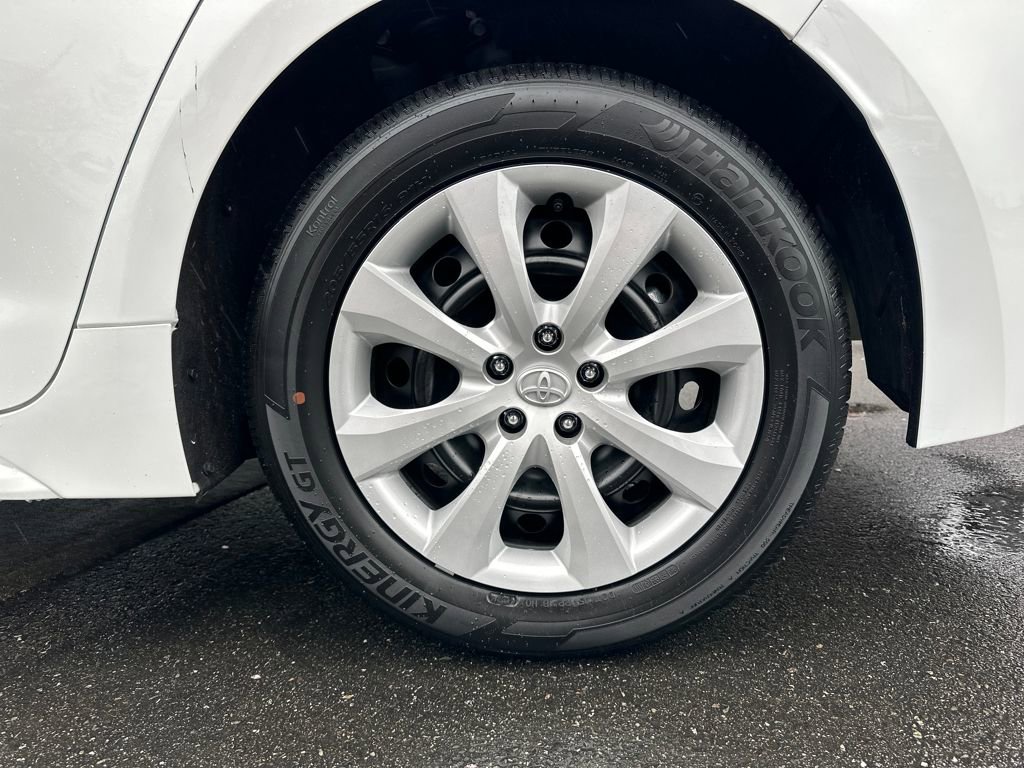 Certified 2025 Toyota Corolla LE image 27