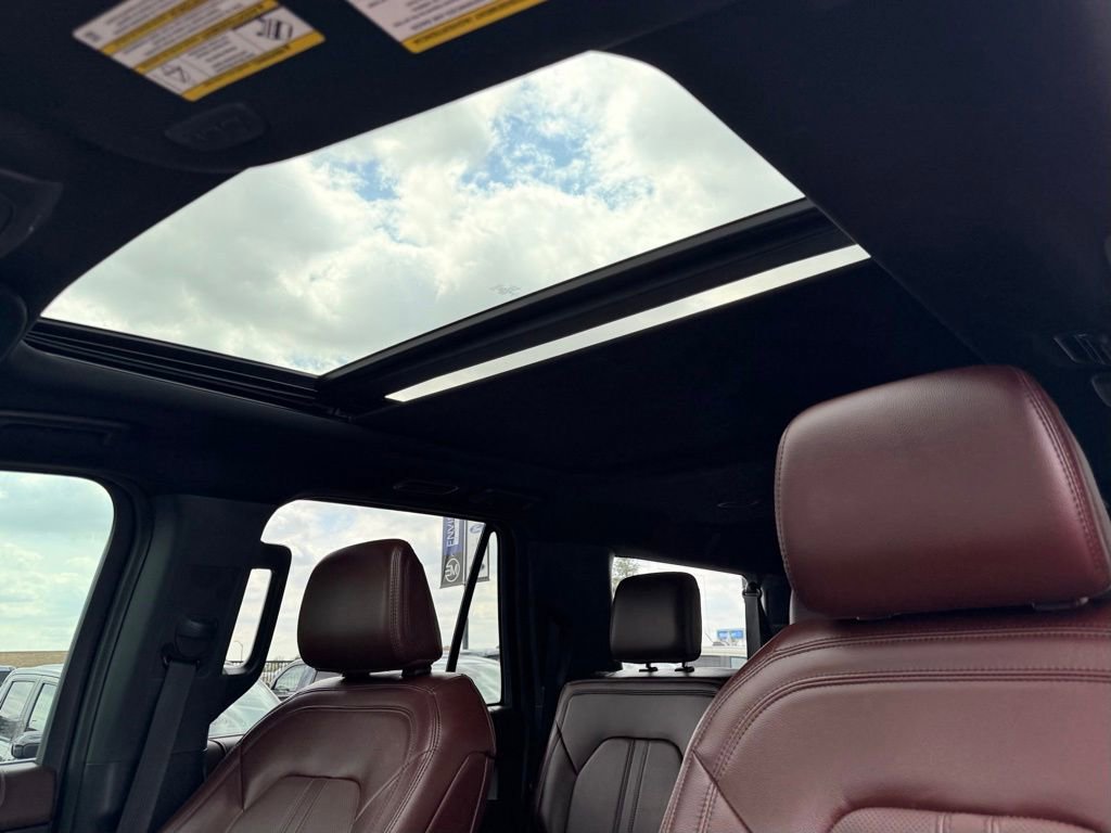 Used 2022 Ford Expedition Max Limited image 18