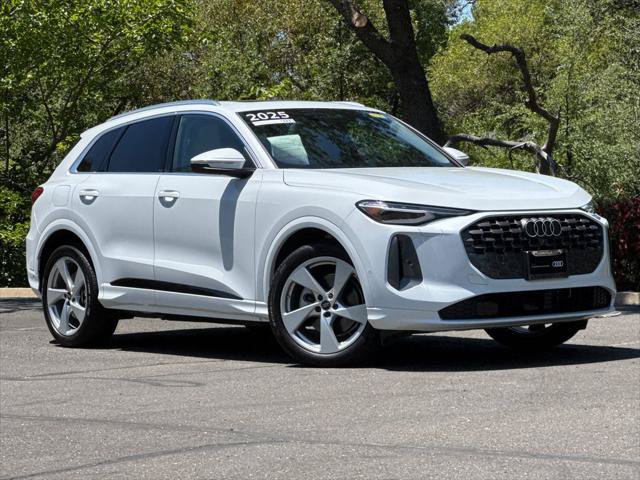 Certified 2025 Audi Q5 Prestige AWD/4WD image 2