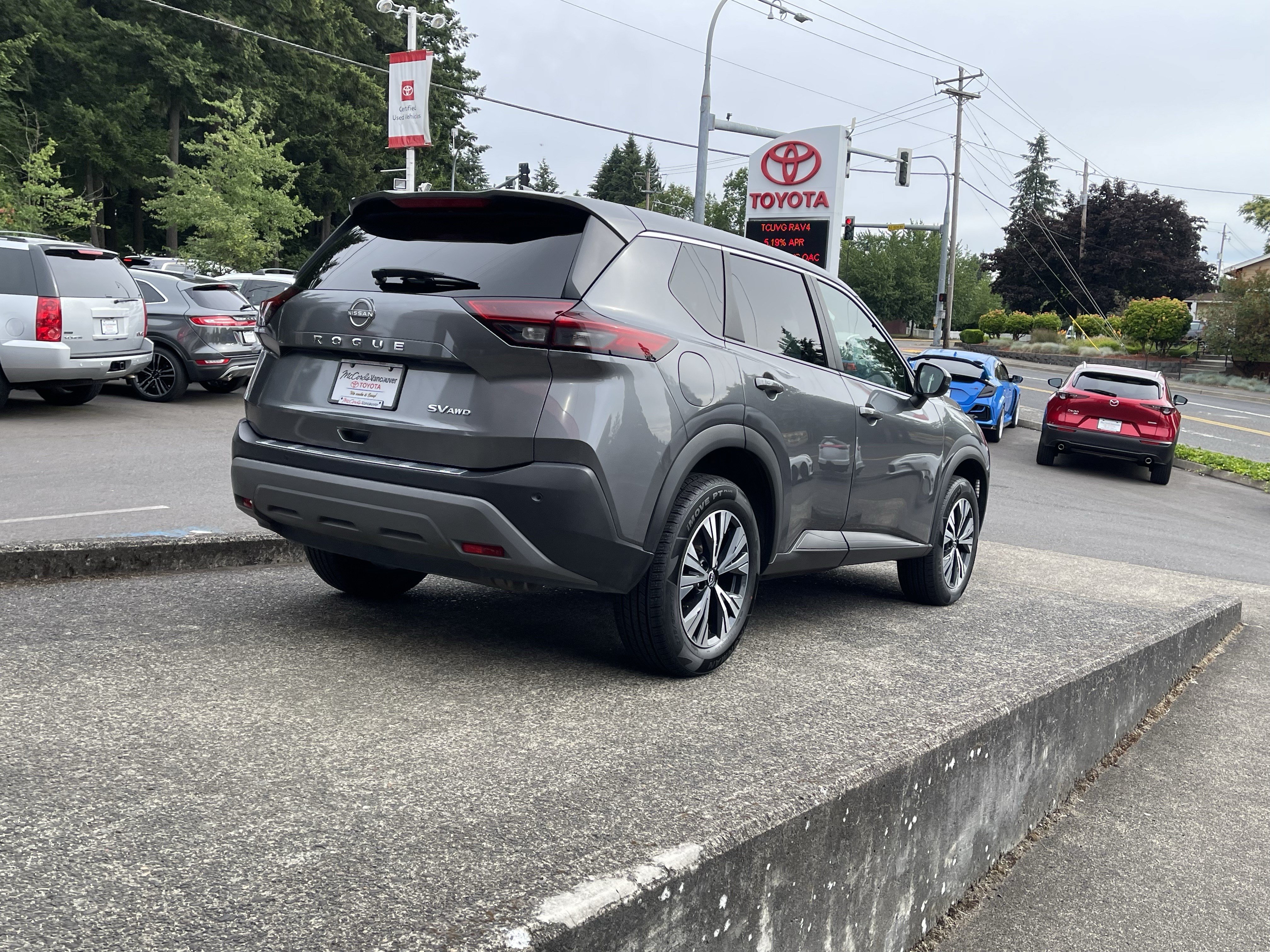 Used 2022 Nissan Rogue SV AWD/4WD image 8