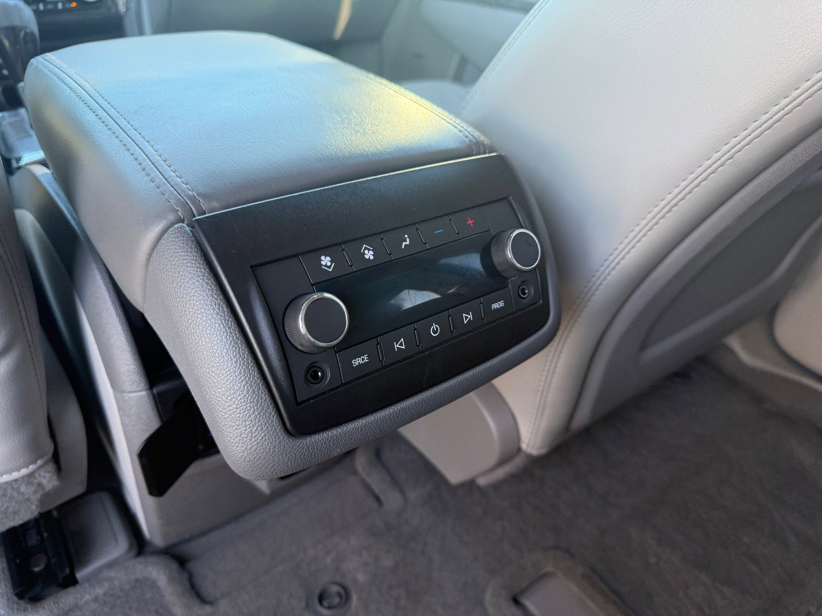 Used 2015 Buick Enclave Premium image 26