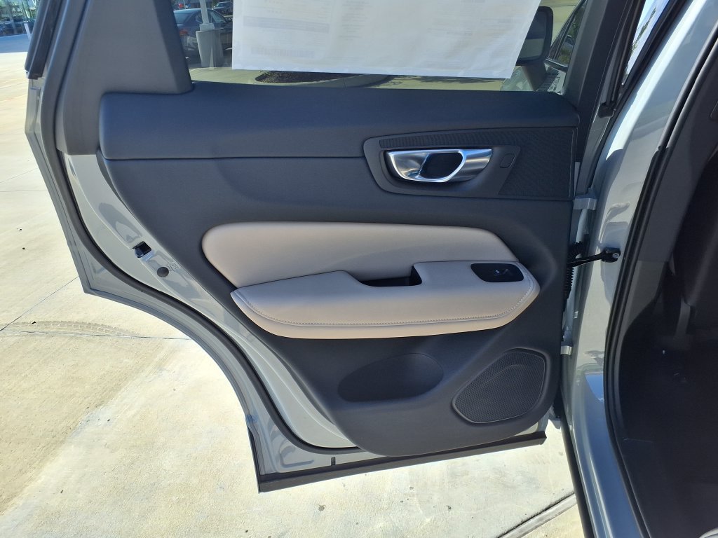 New 2026 Volvo XC60 B5 Plus w/ Protection Package Premier AWD/4WD image 13
