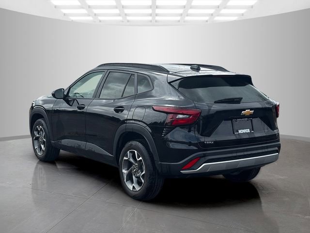 Used 2025 Chevrolet Trax LT image 5