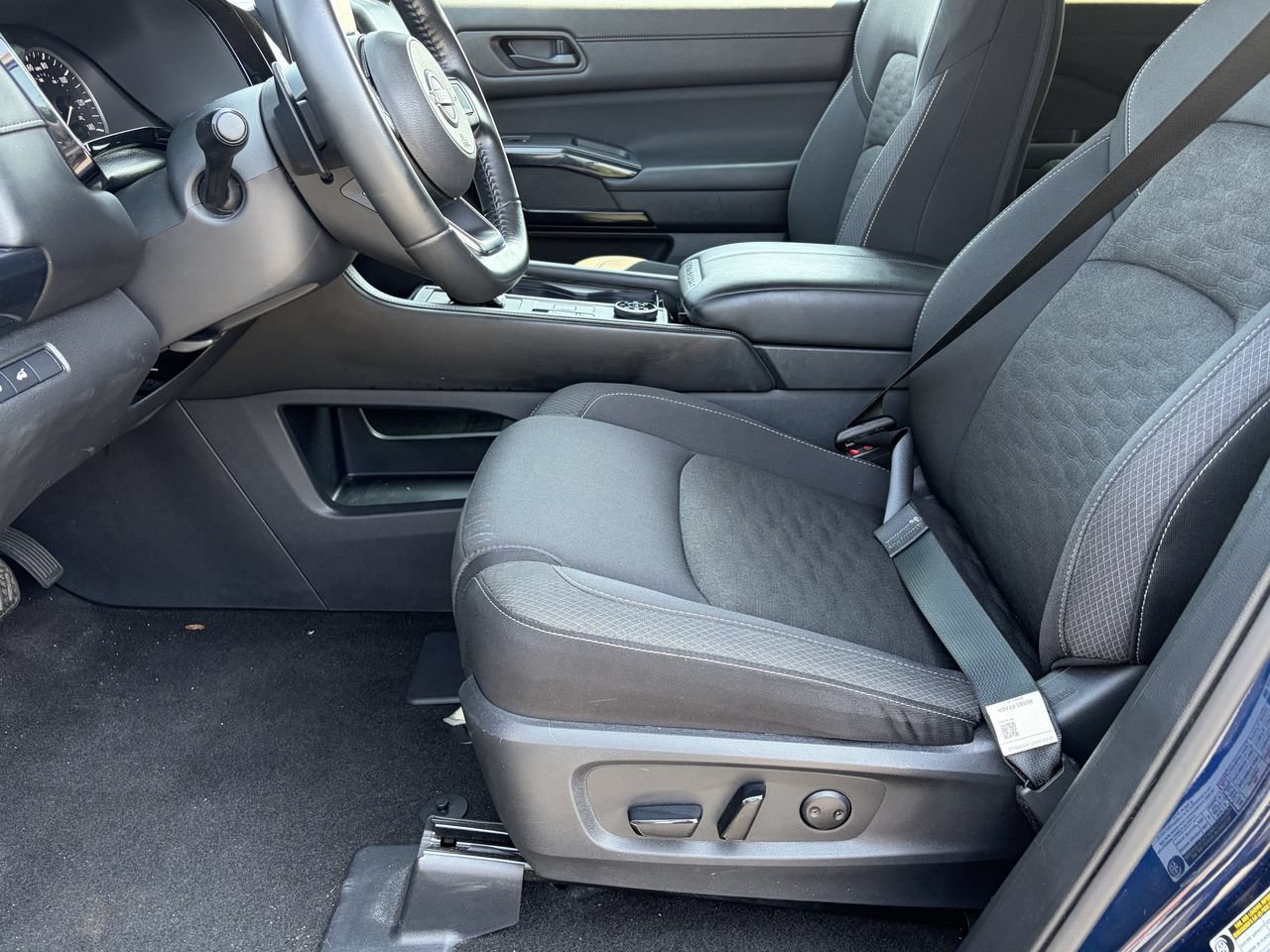 Certified 2025 Nissan Pathfinder SV AWD/4WD image 16
