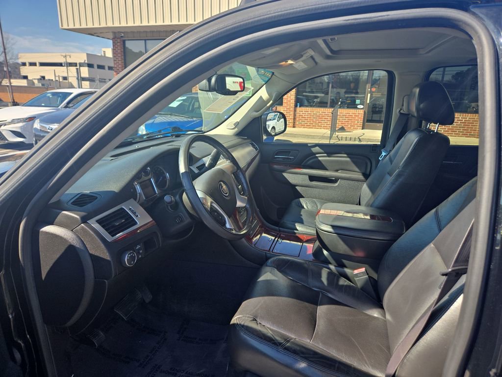 Used 2011 Cadillac Escalade EXT Luxury image 15