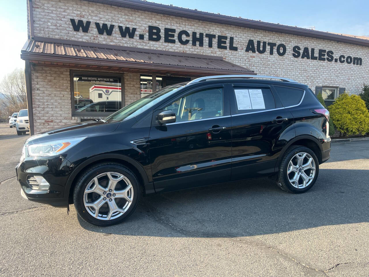 Used 2017 Ford Escape Titanium w/ Equipment Group 301A AWD/4WD image 1
