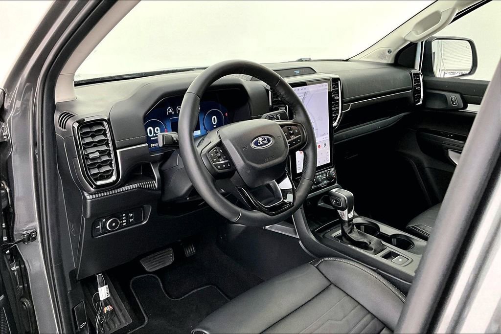 Used 2025 Ford Ranger Lariat w/ Trailer Tow Package image 18