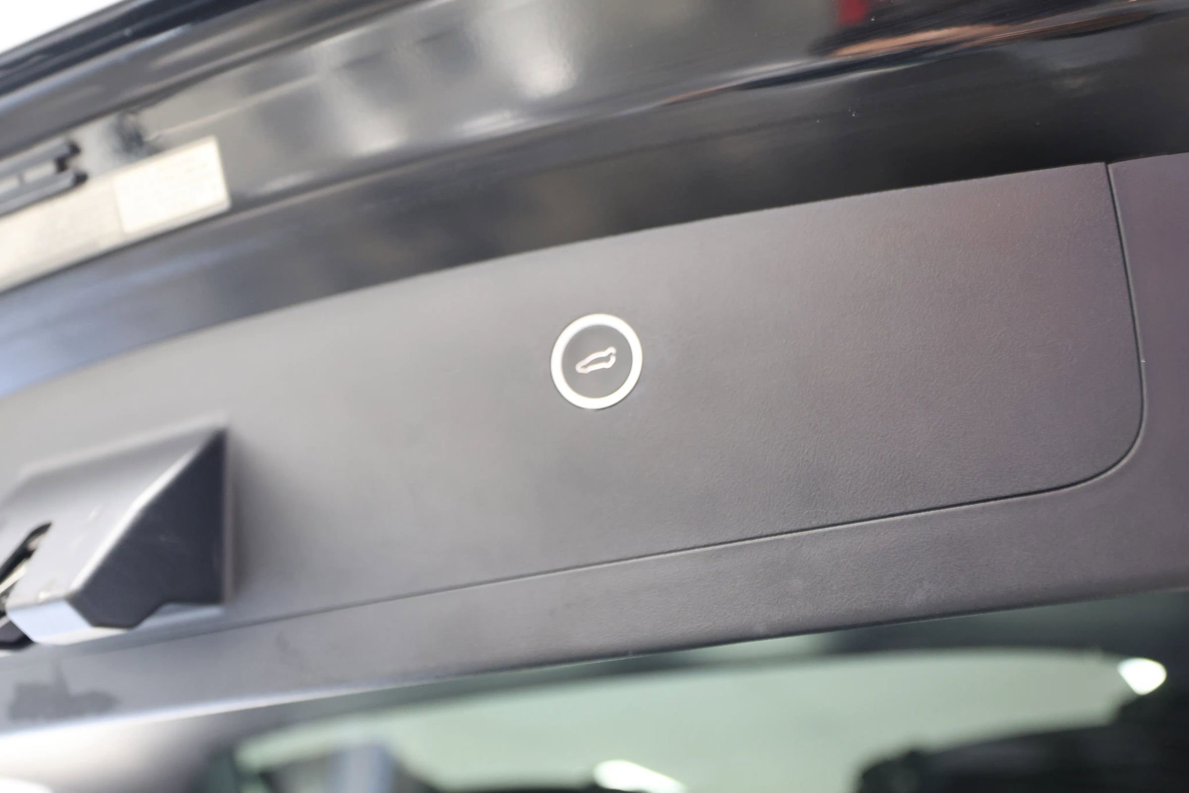 Used 2018 Tesla Model X 75D image 52