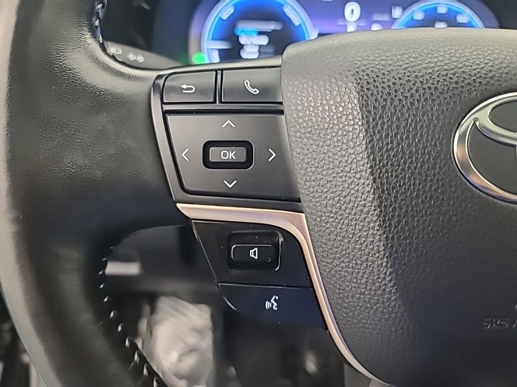 Used 2024 Toyota Crown Limited image 29