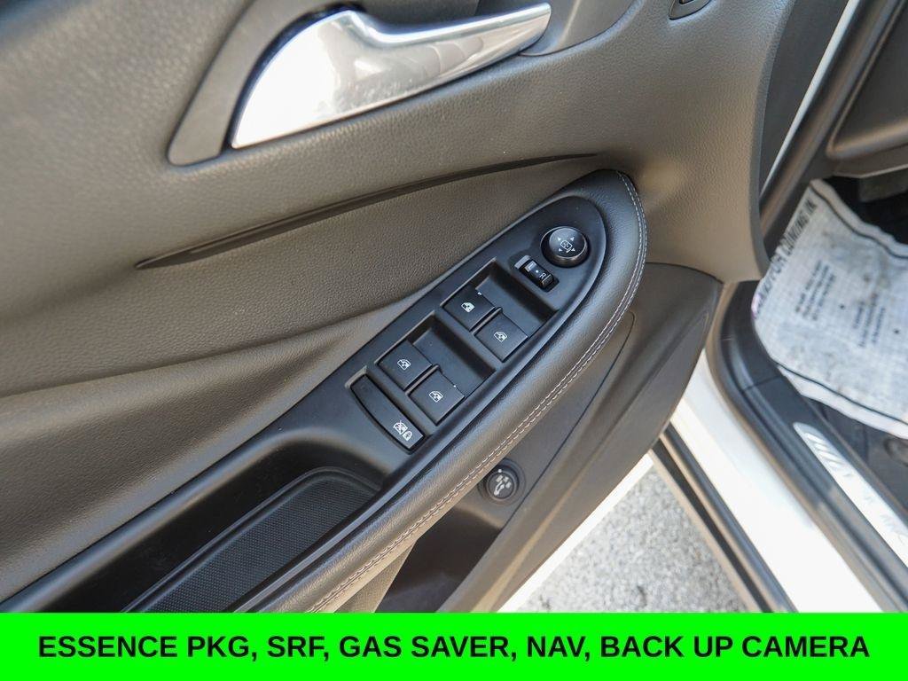 Used 2019 Buick Envision Essence FWD image 17