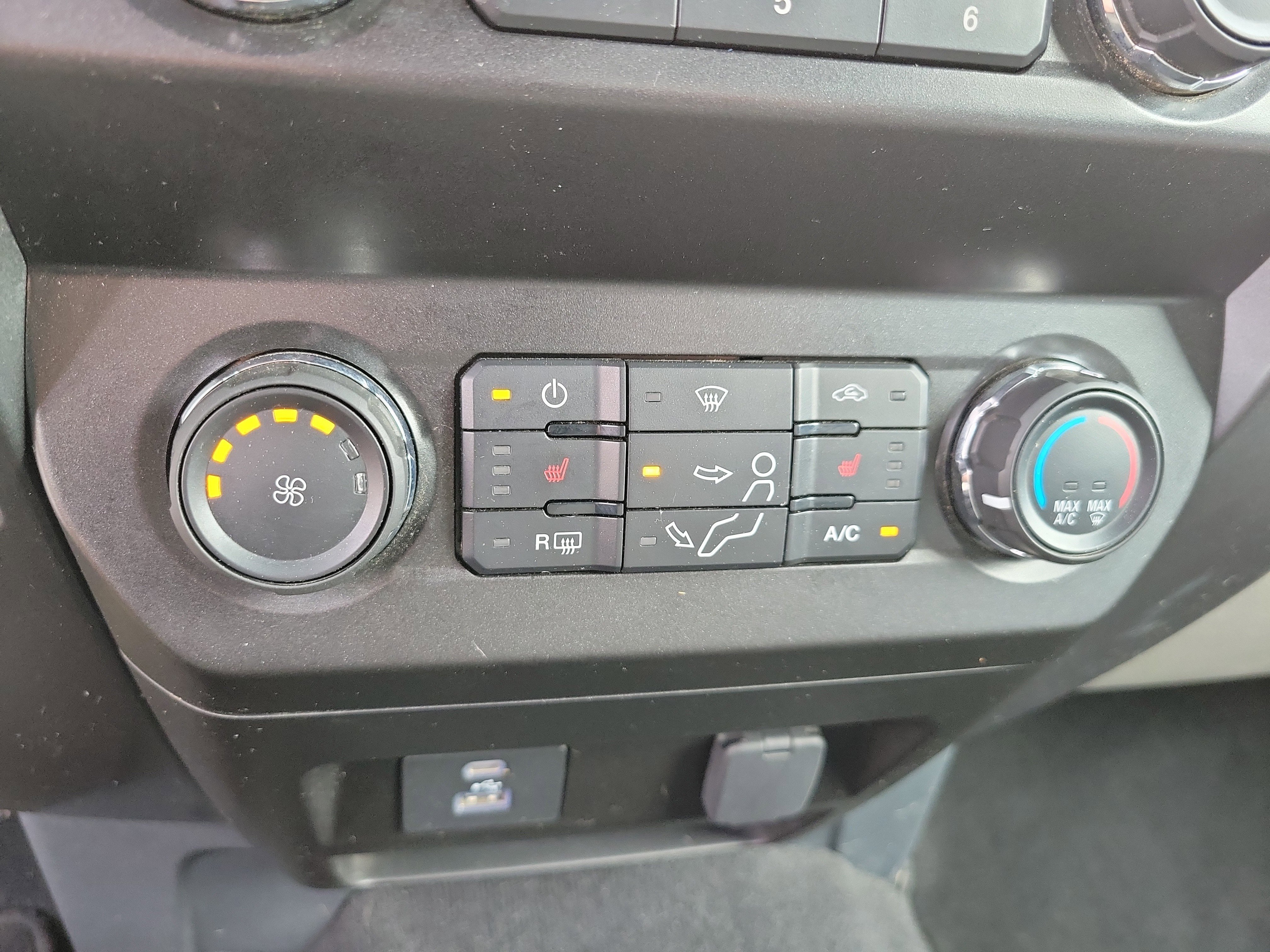 Used 2022 Ford F250 XLT w/ XLT Premium Package image 18