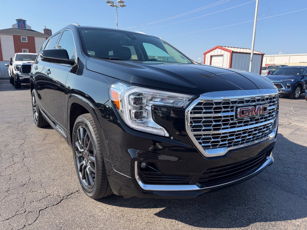 Used 2022 GMC Terrain Denali w/ Black Diamond Edition AWD/4WD image 5