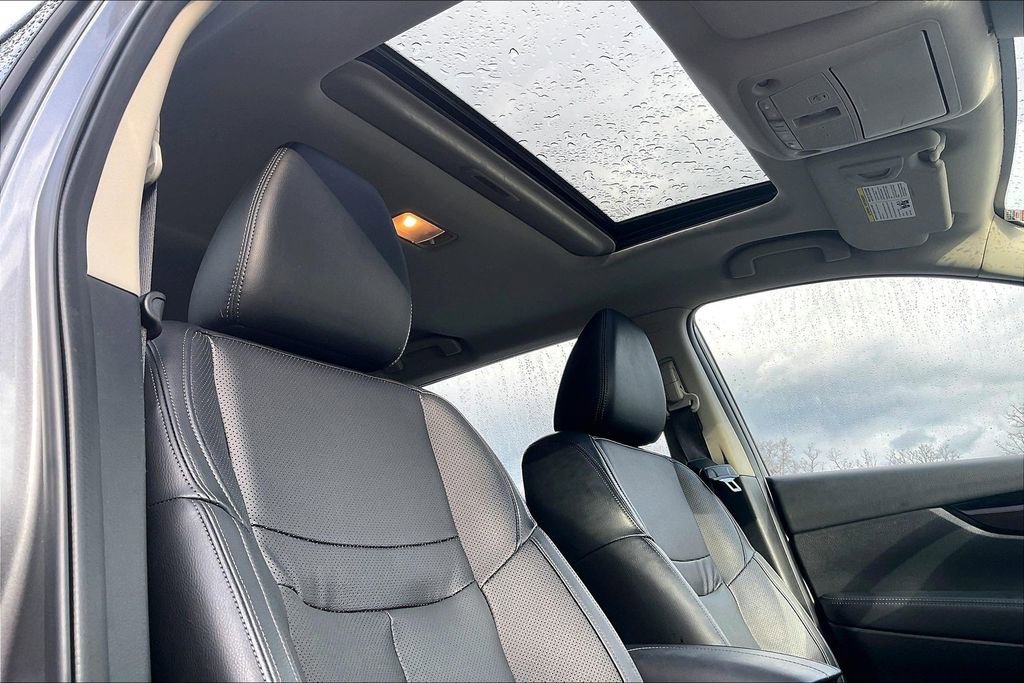 Used 2022 Nissan Rogue Sport SL w/ Premium Package image 21