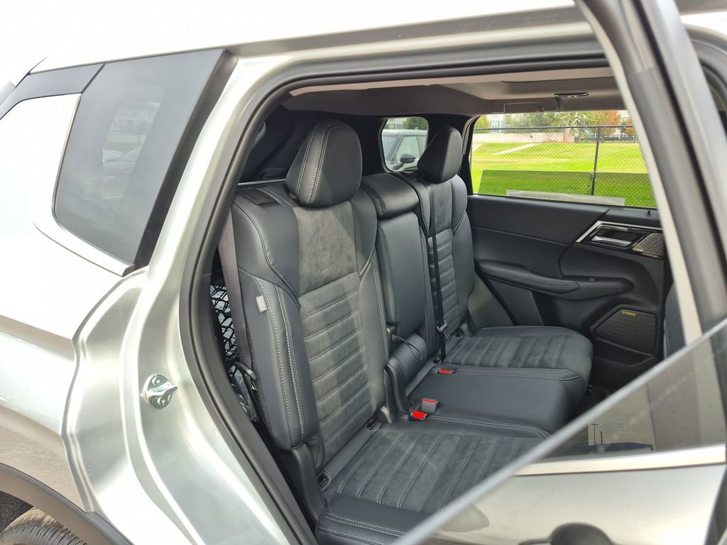 New 2026 Mitsubishi Outlander SE image 42
