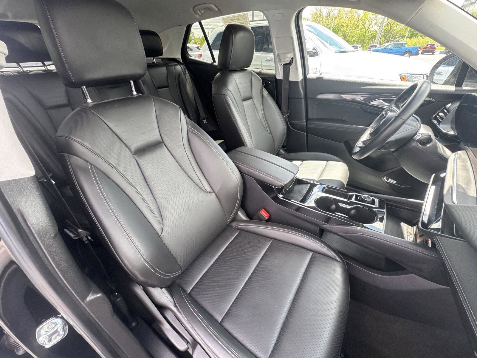 Used 2025 Buick Envision Preferred AWD/4WD image 17