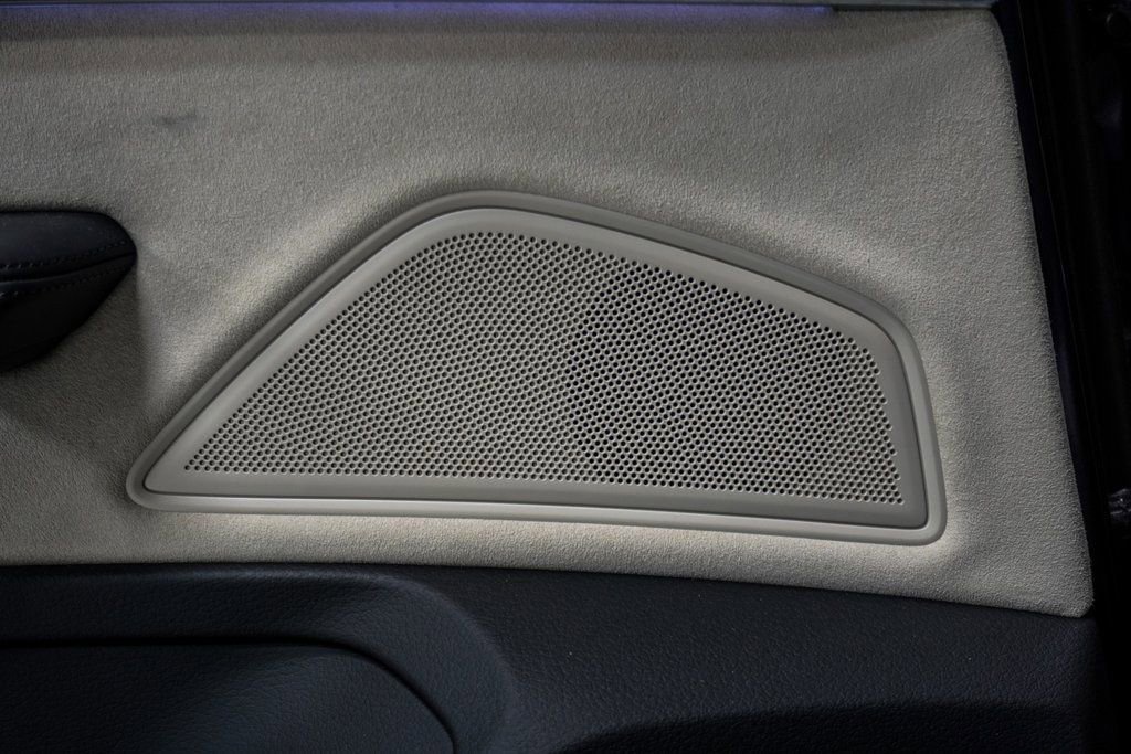 Used 2022 Audi A8 L 3.0T w/ Luxury Package image 22