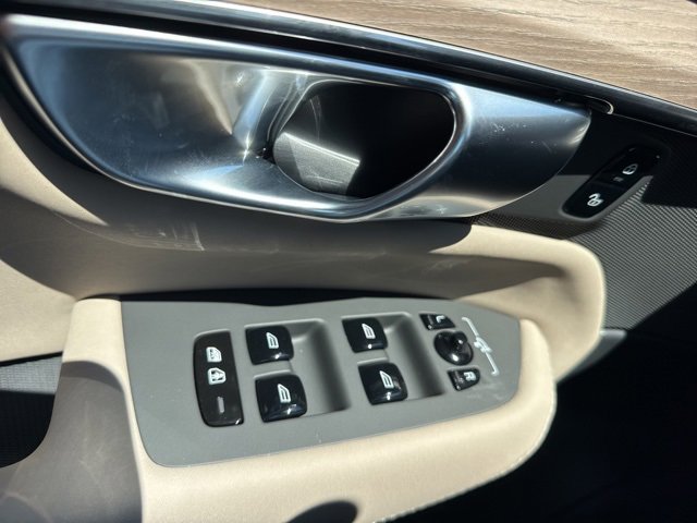 New 2026 Volvo XC90 B6 Plus w/ Protection Package Premier image 21