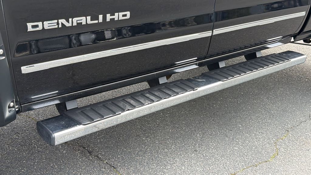 Used 2015 GMC Sierra 2500 Denali w/ Suspension Package, Off-Road image 11