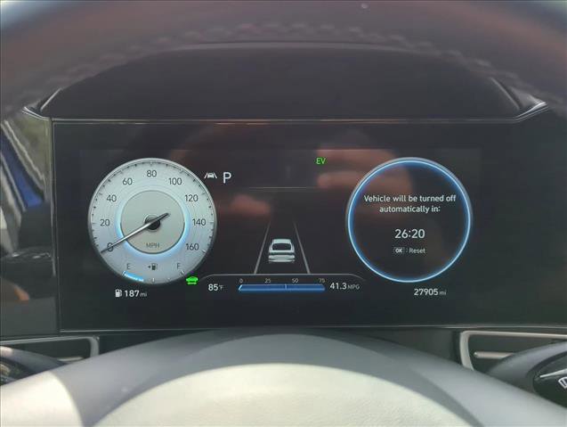 Certified 2021 Hyundai Elantra Limited image 11