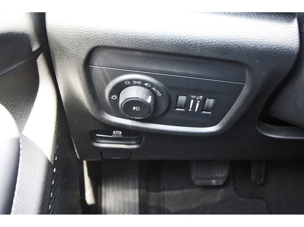 Used 2022 Jeep Grand Cherokee Overland RWD image 22