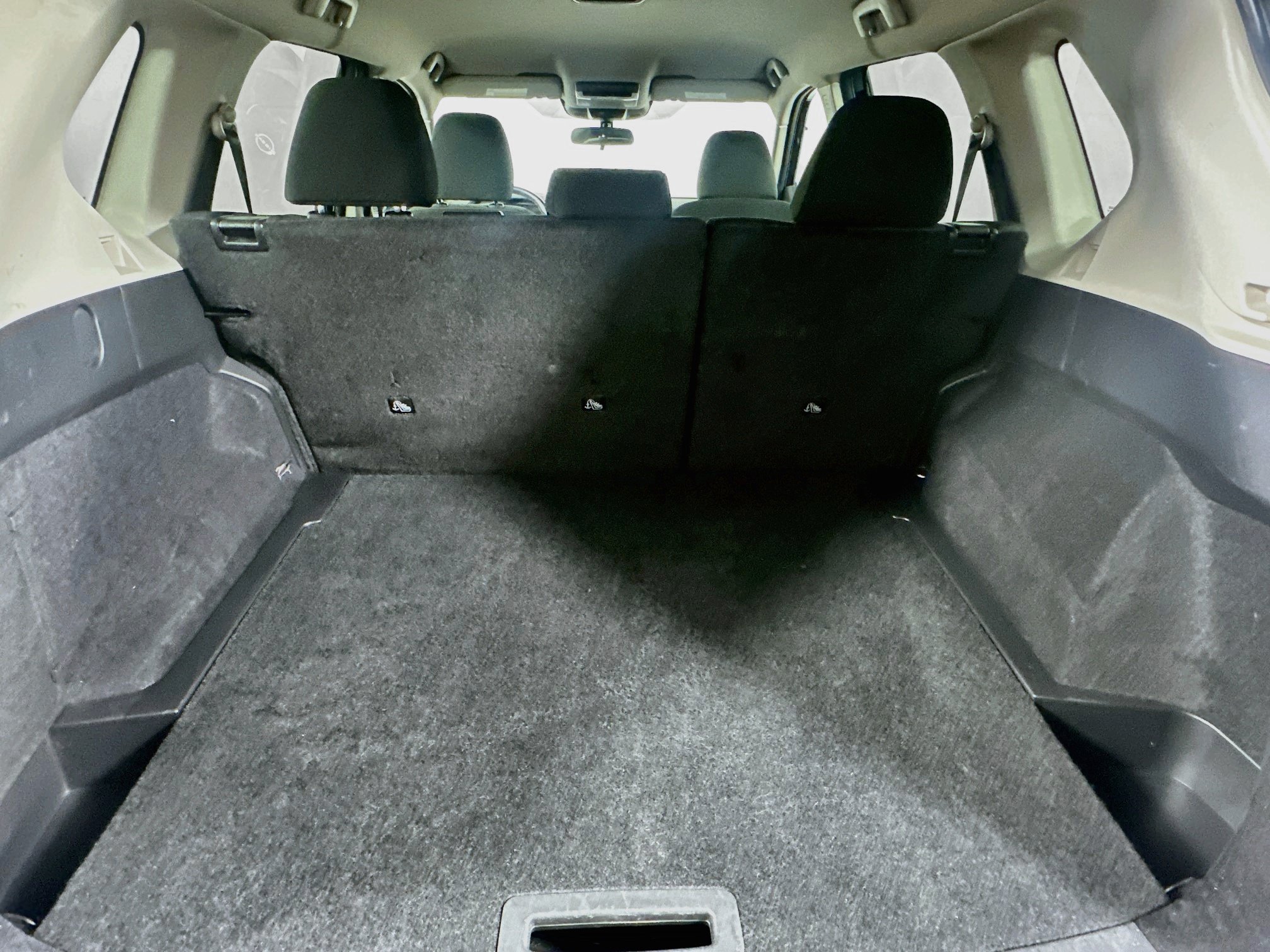 Used 2025 Nissan Rogue SV FWD image 27