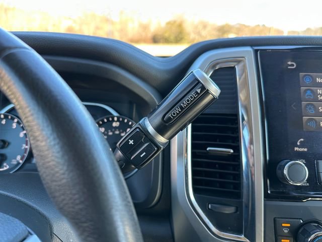 Used 2021 Nissan Titan SV w/ SV Convenience Package image 25