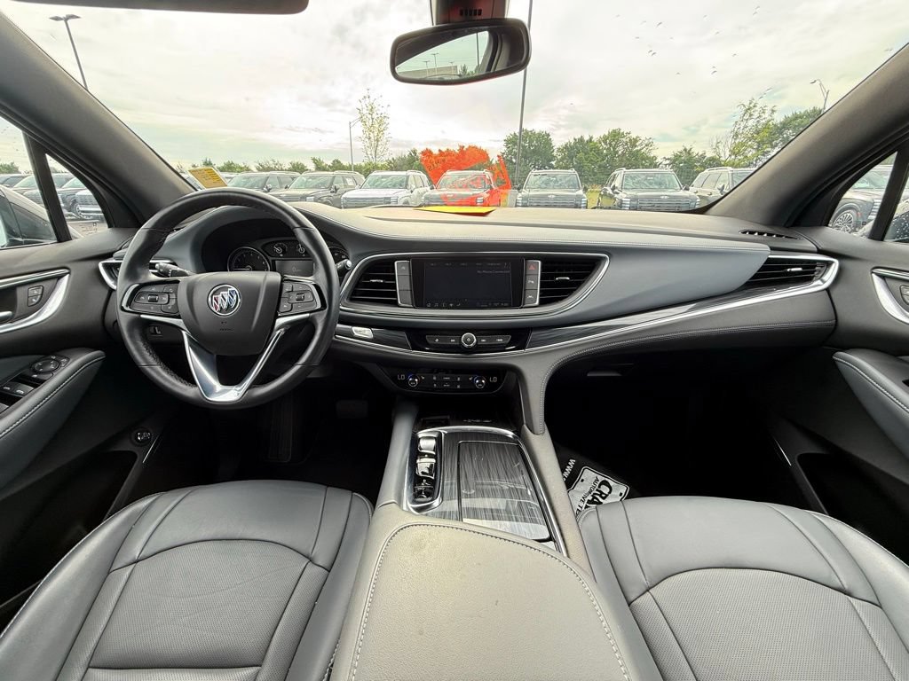 Used 2024 Buick Enclave Essence FWD image 27