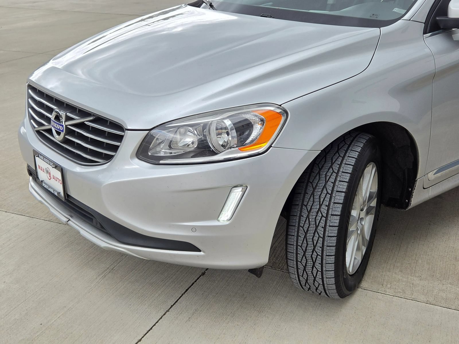 Used 2015 Volvo XC60 T5 AWD/4WD image 40