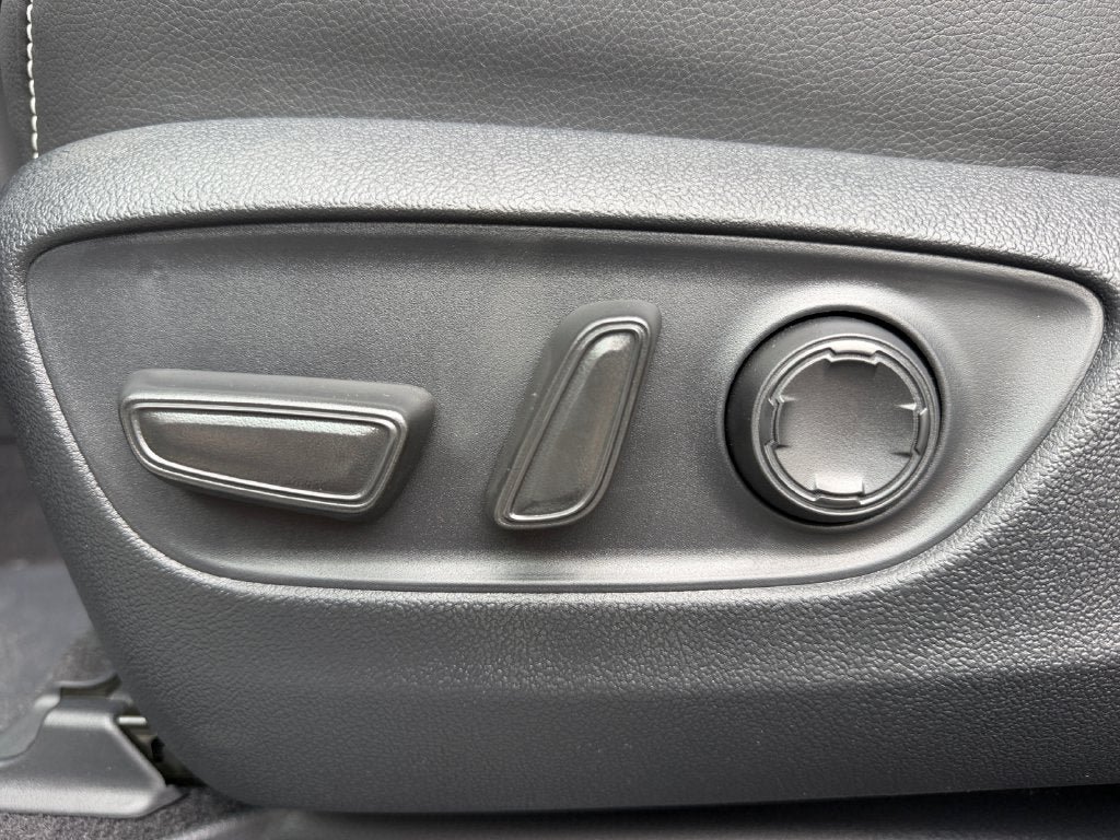 New 2026 Toyota Sienna XSE FWD image 13