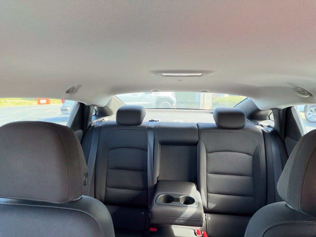 Used 2018 Chevrolet Malibu LT FWD image 27