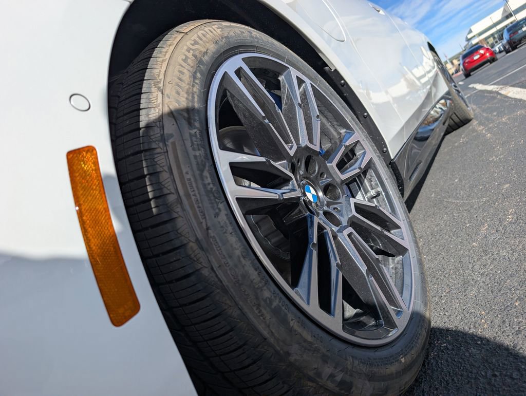 New 2026 BMW 550e xDrive w/ Premium Package image 9