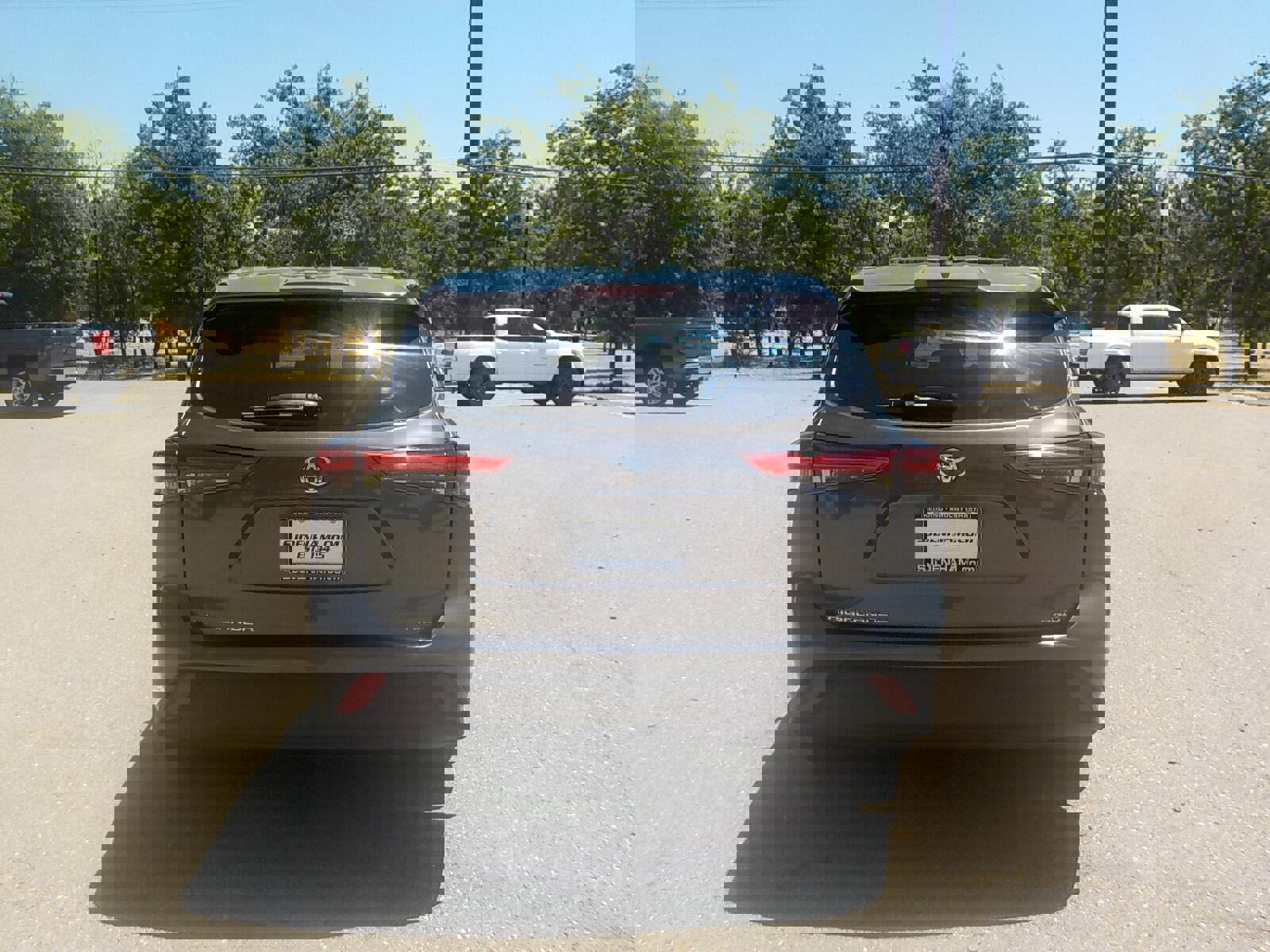 Used 2020 Toyota Highlander L image 6