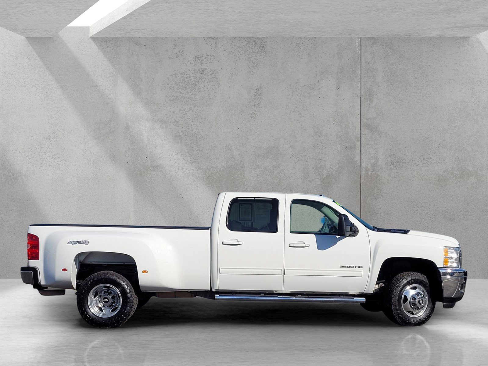 Used 2013 Chevrolet Silverado 3500 LTZ w/ LTZ Plus Package image 3