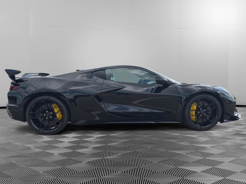 New 2027 Chevrolet Corvette Z06 w/ Z07 Performance Package RWD image 6