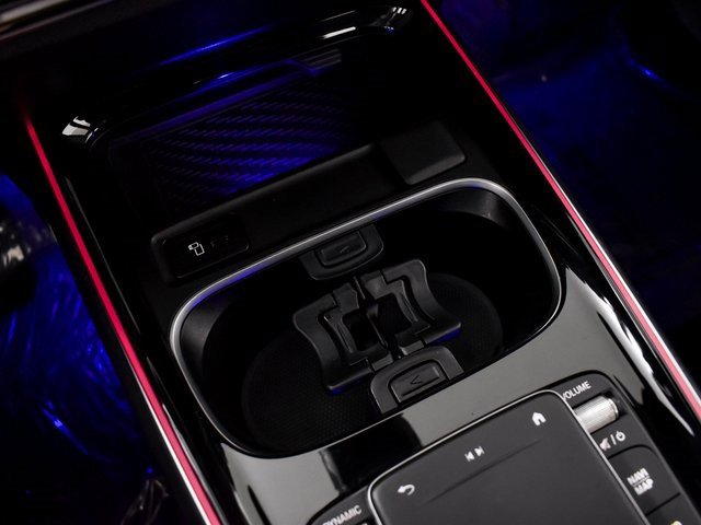 Used 2022 Mercedes-Benz EQB 300 4MATIC image 27