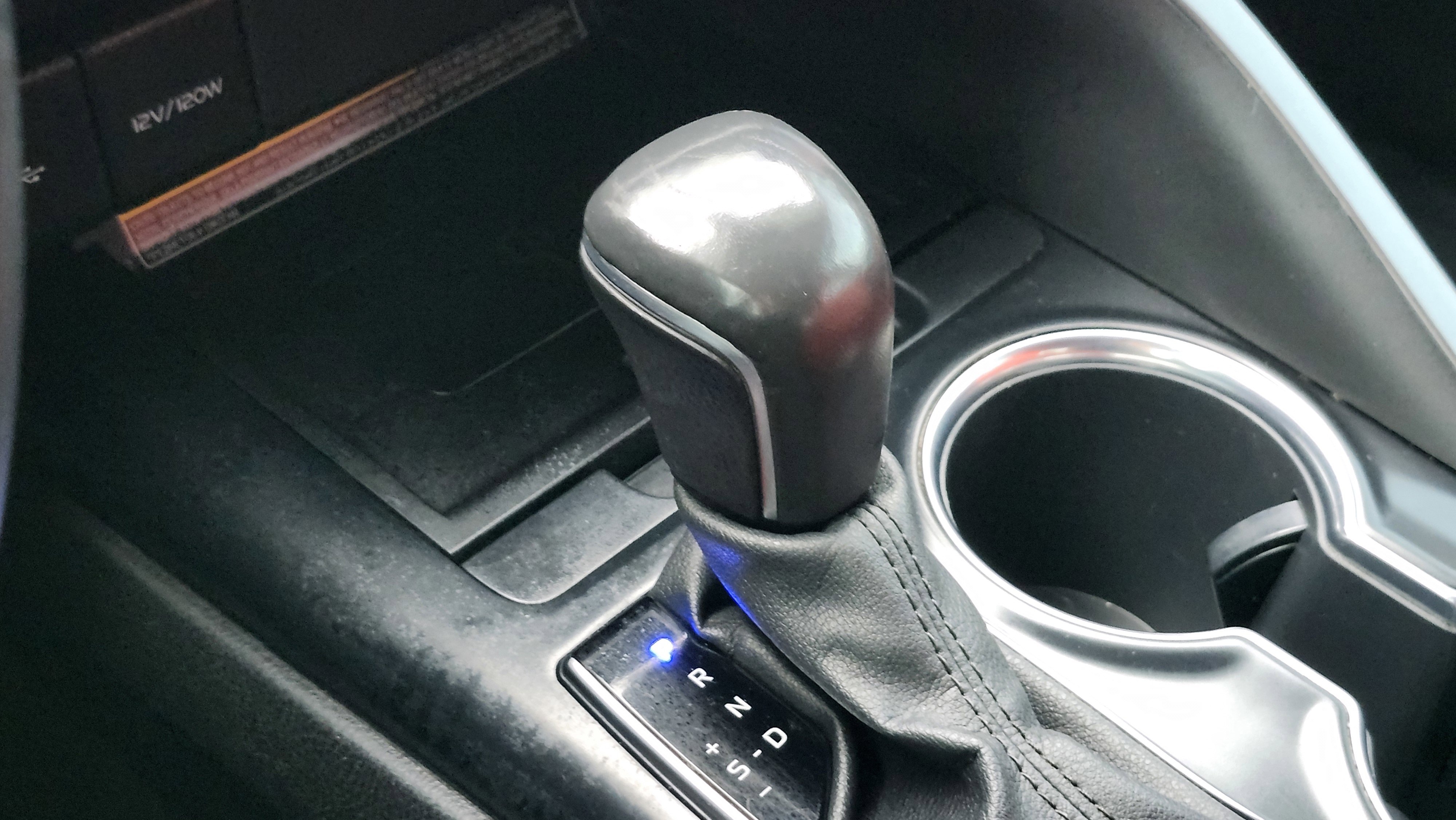 Used 2020 Toyota Camry XSE image 28