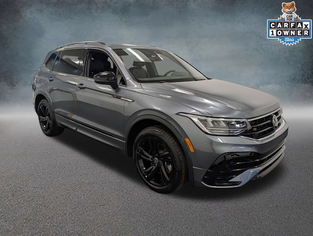 Used 2023 Volkswagen Tiguan SE R-Line AWD/4WD image 3