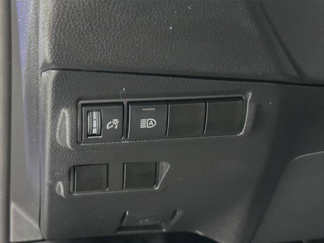 Certified 2025 Toyota Corolla Cross XLE image 14
