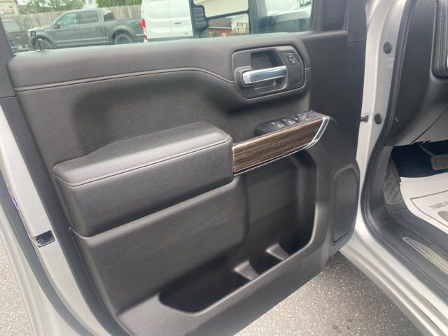 Used 2022 Chevrolet Silverado 2500 LT w/ Convenience Package image 11