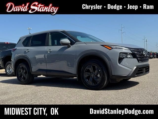 Used 2026 Nissan Rogue SV FWD image 1