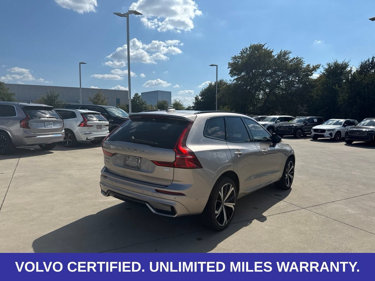 Certified 2024 Volvo XC60 T8 Ultimate w/ Protection Package Premier AWD/4WD image 7
