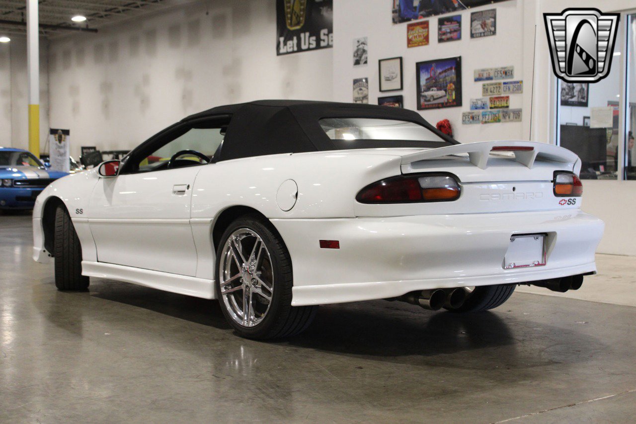 Used 2001 Chevrolet Camaro Z28 w/ SS Performance/Appearance Pkg image 6